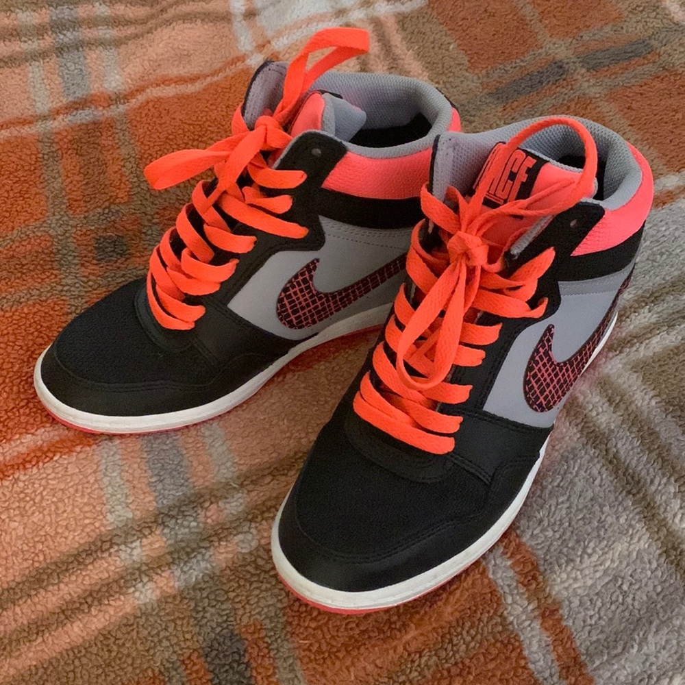 Nike Women’s Wedge Sneaker